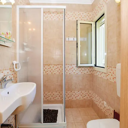 Сasa de vacaciones Two-bedroom Holiday In Ghisonaccia
