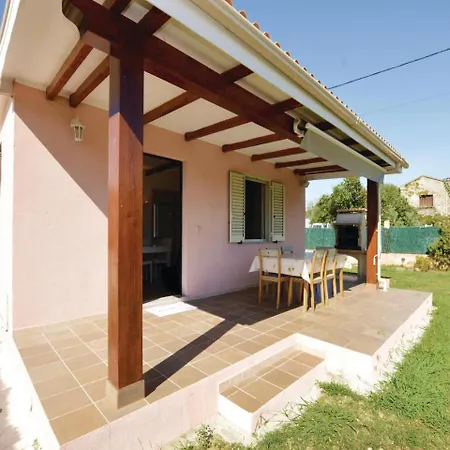 Сasa de vacaciones Two-bedroom Holiday In *